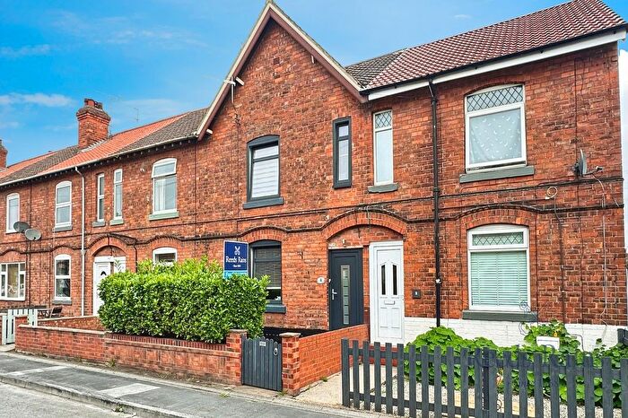3 Bedroom Terraced House For Sale In Pond Street, Selby, North Yorkshire, YO8