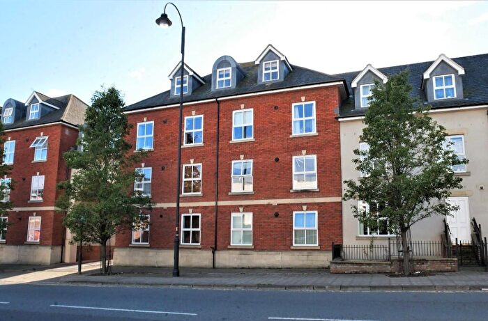 2 Bedroom Apartment For Sale In Conigre Square, Trowbridge, BA14