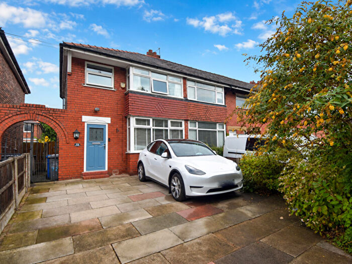 3 Bedroom End Of Terrace House For Sale In Broadway, Urmston, M41