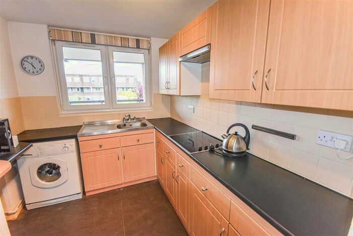 1 Bedroom Flat To Rent In Augustus Close, Brentford, TW8