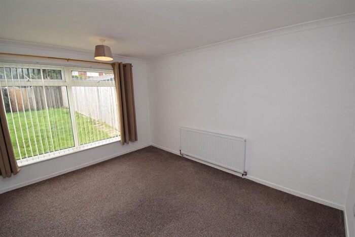 2 Bedroom Detached Bungalow To Rent In Sinfin Avenue, Shelton Lock, Derby, DE24
