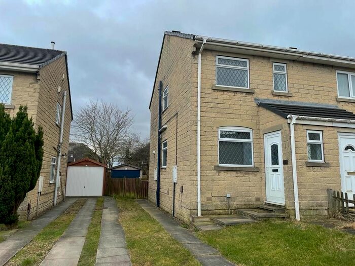 2 Bedroom Semi-Detached House To Rent In Hill Brow Close, Bradford, West Yorkshire, BD15