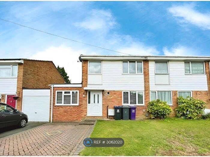 3 Bedroom Semi-Detached House To Rent In Halsey Drive, Hitchin, SG4