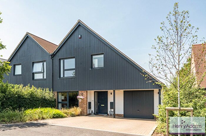 3 Bedroom Semi-Detached House For Sale In Turney Close, Liss, GU33