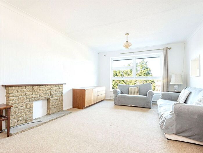 2 Bedroom Maisonette To Rent In Thistleworth Close, Osterly, Middlesex, TW7