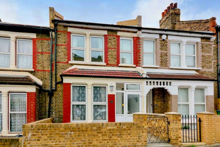 6 Bedroom House To Rent In Calydon Road, Charlton, London, SE7