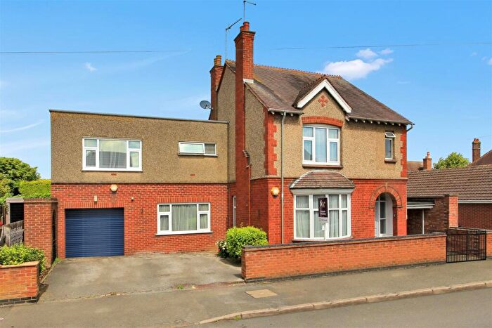 4 Bedroom Detached House For Sale In Purvis Road, Rushden, NN10