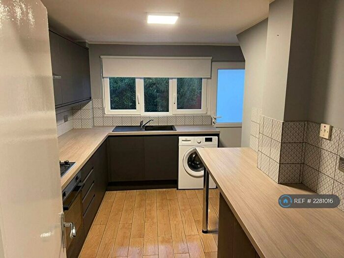 3 Bedroom Terraced House To Rent In Swift Place, Greenock, PA5