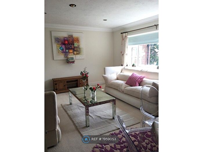 3 Bedroom Flat To Rent In Dyke Road Avenue, Hove, BN3