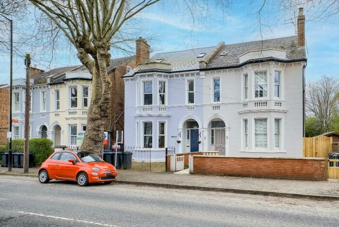 1 Bedroom Flat To Rent In Avenue Road, Leamington Spa, Warwickshire, CV31