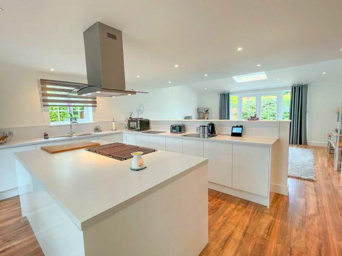 5 Bedroom Semi-Detached House To Rent In Roses Close, Cublington, LU7