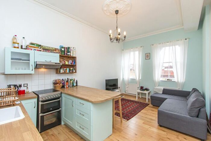 2 Bedroom Apartment To Rent In Richmond Dale - Clifton, BS8