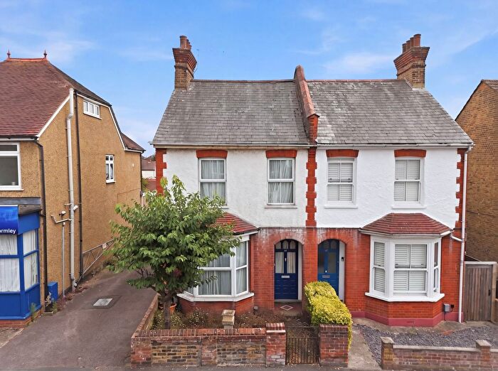 2 Bedroom End Terrace House For Sale In Burford Street, Hoddesdon, EN11