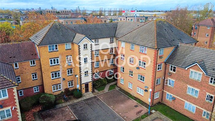 2 Bedroom Flat For Sale In St Aidans Court, Blessing Way, Barking, IG11