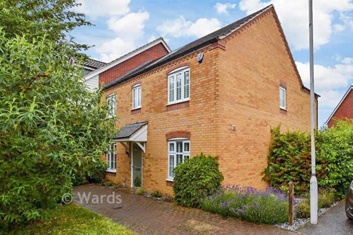 4 Bedroom Semi-Detached House For Sale In The Farrows, Maidstone, Kent, ME15