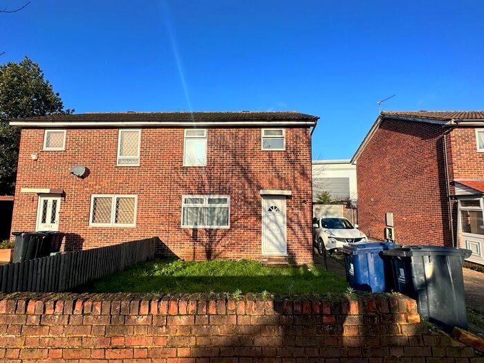 3 Bedroom Semi-Detached House To Rent In Hill Rise, Greenford, UB6