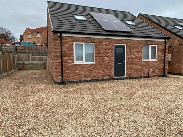 3 Bedroom Detached Bungalow To Rent In Plantation Hill, Worksop, S81