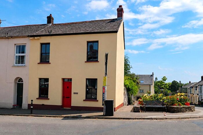 3 Bedroom End Of Terrace House For Sale In East Street, South Molton, Devon, EX36