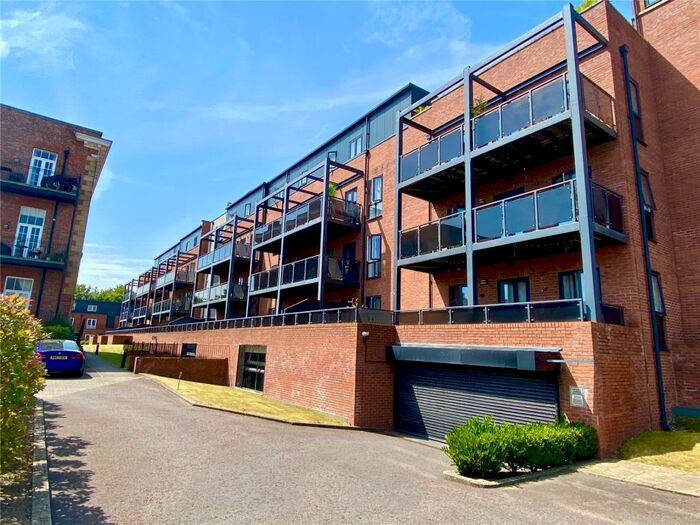 Houses for sale & to rent in M20 2UR, Princess Road, Didsbury West