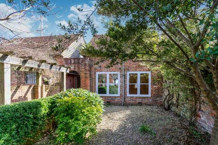 1 Bedroom Detached House To Rent In Lawrence Wright Passage, Alresford, SO24