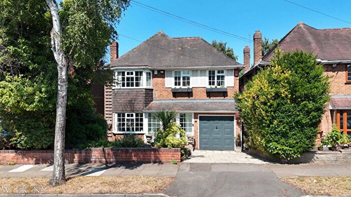4 Bedroom Detached House For Sale In Russell Bank Road, Sutton Coldfield, West Midlands, B74