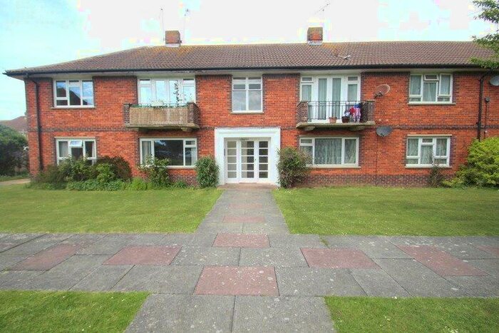 2 Bedroom Apartment To Rent In Meadow Way, Littlehampton, BN17