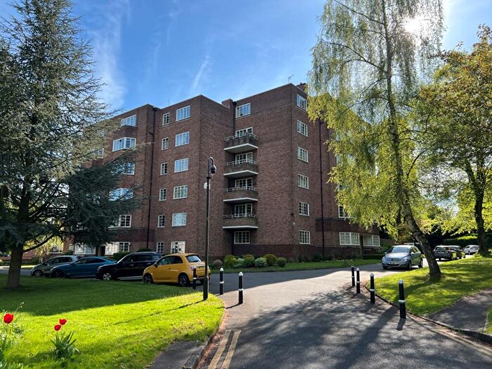 2 Bedroom Apartment For Sale In Viceroy Close, Edgbaston, Birmingham, B5