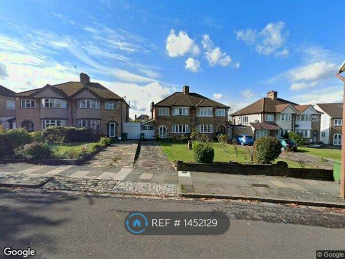 3 Bedroom Semi-Detached House To Rent In Crathie Road, London, SE12