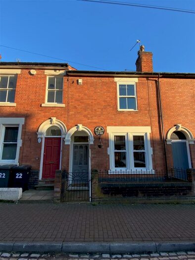 4 Bedroom House To Rent In West Avenue, Derby, DE1