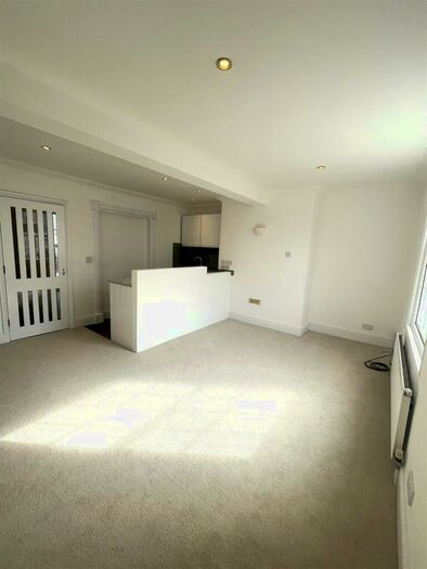 1 Bedroom Apartment To Rent In Tavistock Street, Bedford, MK40