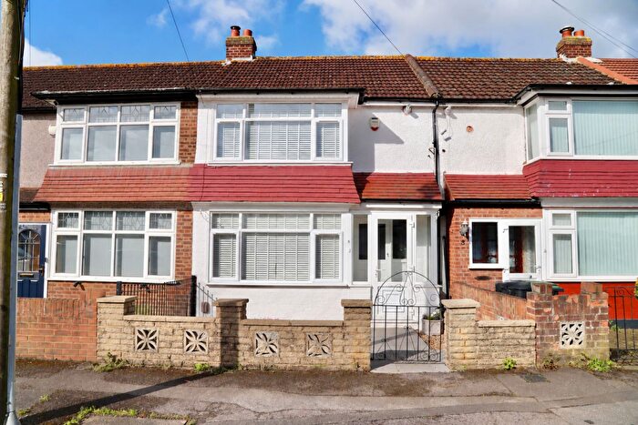 3 Bedroom Terraced House To Rent In Cranleigh Gardens, Loughton, IG10