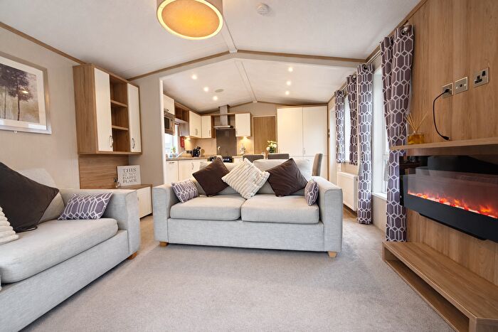 3 Bedroom Mobile/park Home For Sale In Ilfracombe, EX34