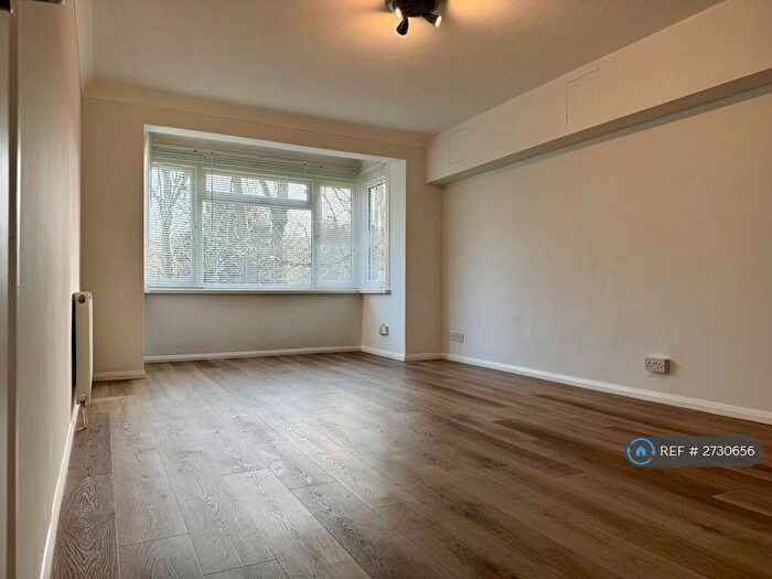 1 Bedroom Flat To Rent In London Road, Patcham, Brighton, BN1