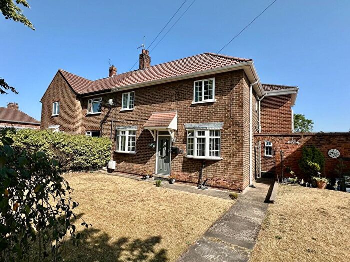 4 Bedroom Semi-Detached House For Sale In Doncaster Road, Armthorpe, Doncaster, DN3
