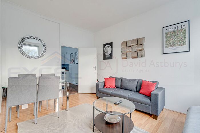 4 Bedroom Flat To Rent In Stanley Gardens, Willesden Green, London, NW2