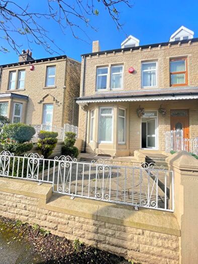 4 Bedroom Semi Detached House To Rent In Springwood Ave, Huddersfield, HD1