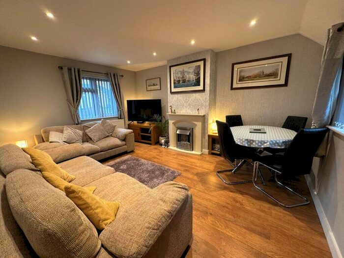 2 Bedroom Maisonette To Rent In Bedroom Maisonette – Oakleigh Road North, Whetstone, N20