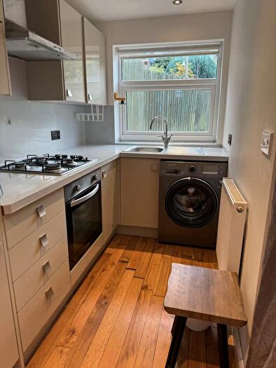 3 Bedroom Semi Detached House To Rent In Tullibardine Rd, Sheffield, S11