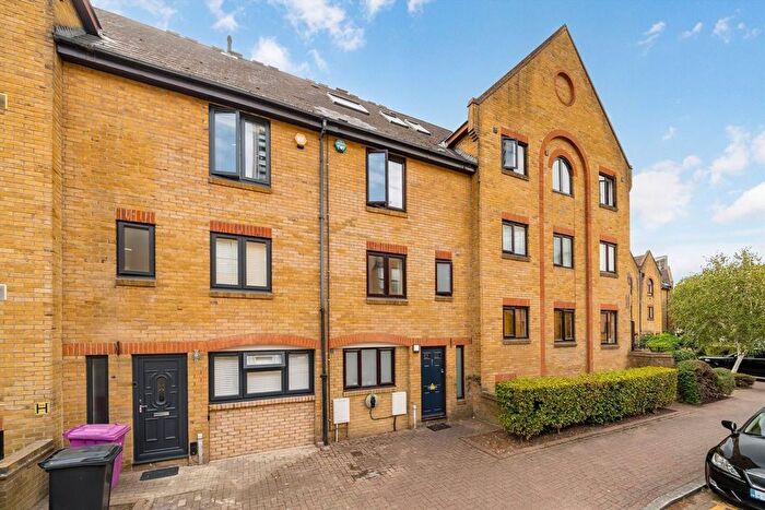 4 Bedroom Property To Rent In Kennet Street, Wapping, E1W