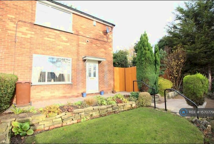 2 Bedroom Semi-Detached House To Rent In South Parkway, Leeds, LS14