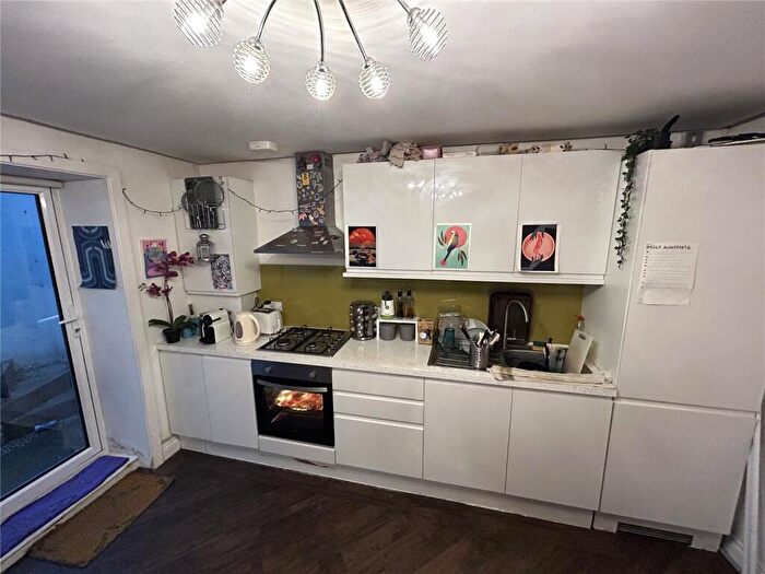 2 Bedroom Apartment To Rent In Courthill Road, Lewisham, London, SE13