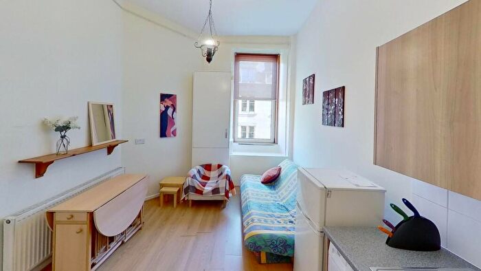 2 Bedroom Terraced House To Rent In Easter Road, Edinburgh, EH7