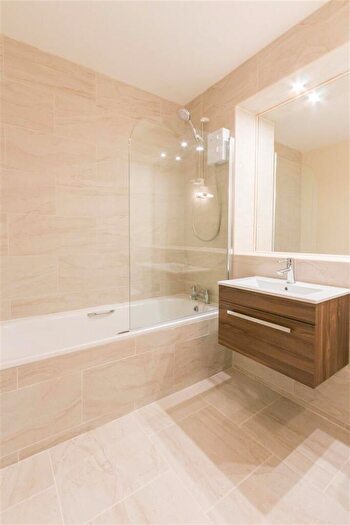 2 Bedroom Flat To Rent In Akenside Terrace, Jesmond, Newcastle Upon Tyne, NE2