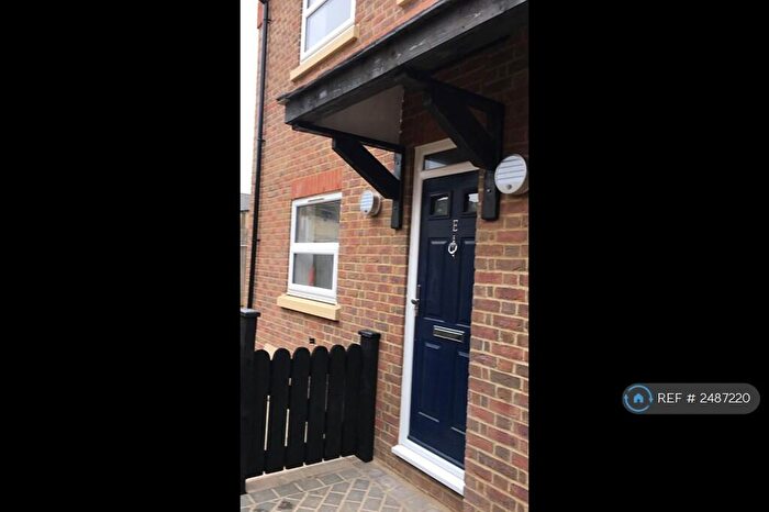 1 Bedroom End Of Terrace House To Rent In Wenlock Street, Luton, LU2