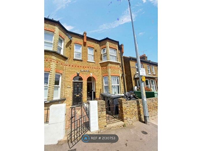 2 Bedroom Flat To Rent In Kings Road, Herne Bay, CT6