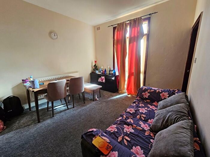 2 Bedroom Flat To Rent In Ripple Road, Barking, IG11