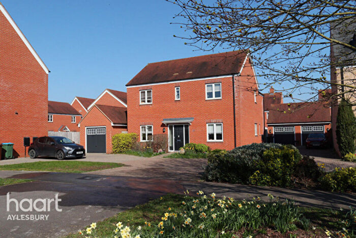 4 Bedroom Detached House For Sale In Collington Road, Aylesbury, HP18