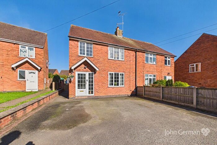 3 Bedroom Semi Detached House For Sale In The Crescent, Mayfield, DE6