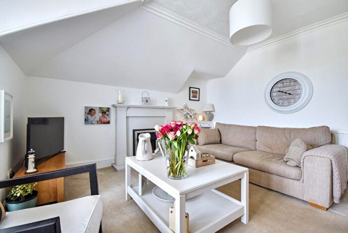 2 Bedroom Flat For Sale In Finnart Street, Inverclyde, Greenock, PA16