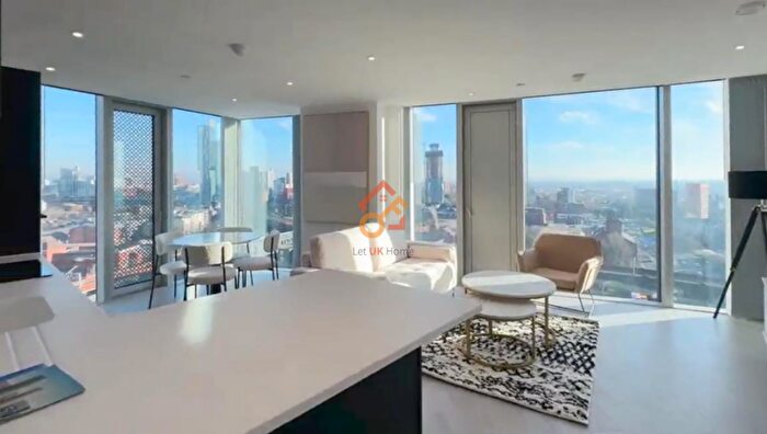 2 Bedroom Flat To Rent In Vista River Tower, Trinity Way, Manchester, M3